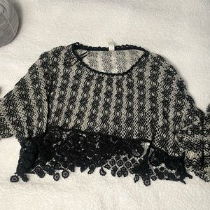 FREE PEOPLE CROPED CROCHETED TOP